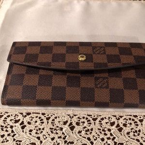 L&V wallet